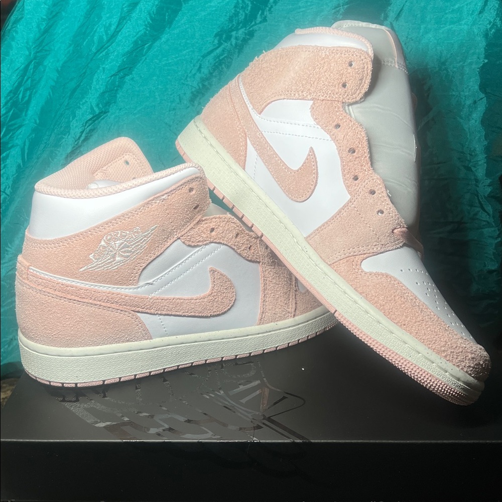 New Jordan Air 1 Mid SE in White and Pink Mens sz10